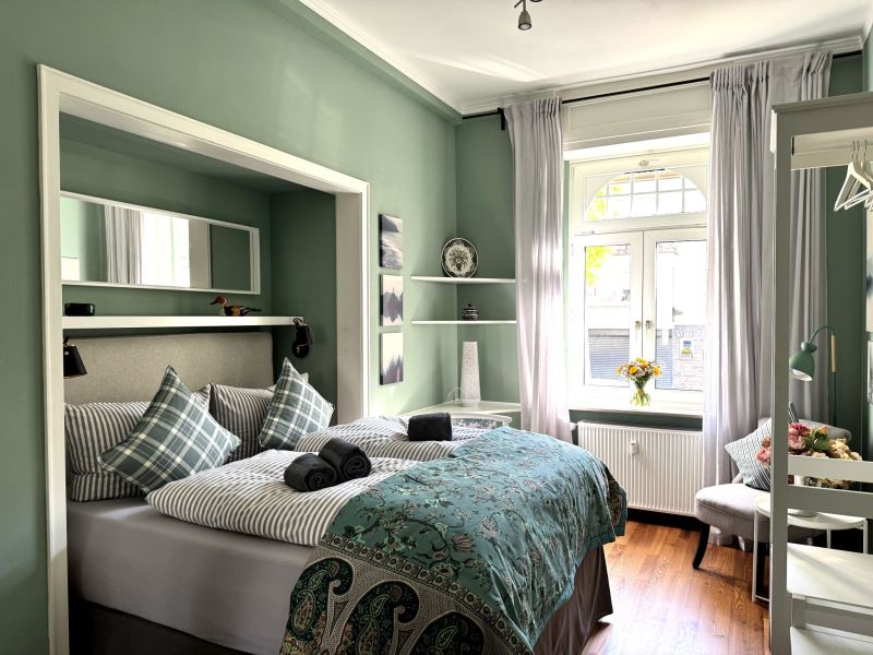 Schlafzimmer 1